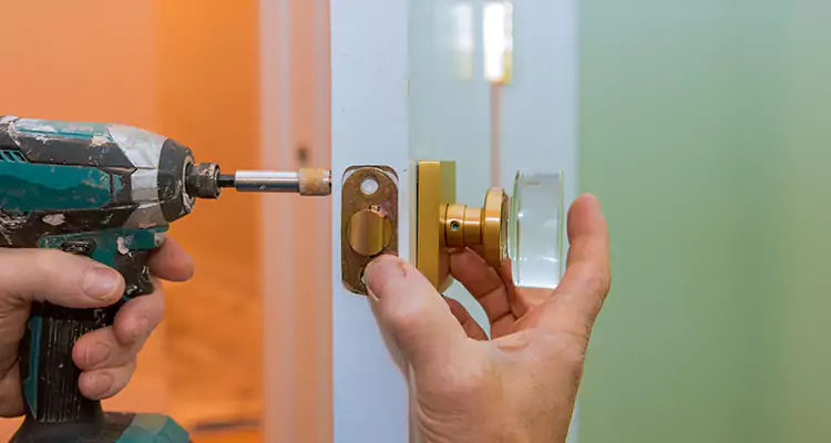 Broken Door Knob Fix in West Melbourne, FL