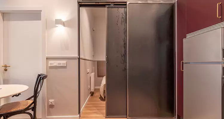 We Fix Closet Sliding Door in West Melbourne, FL 